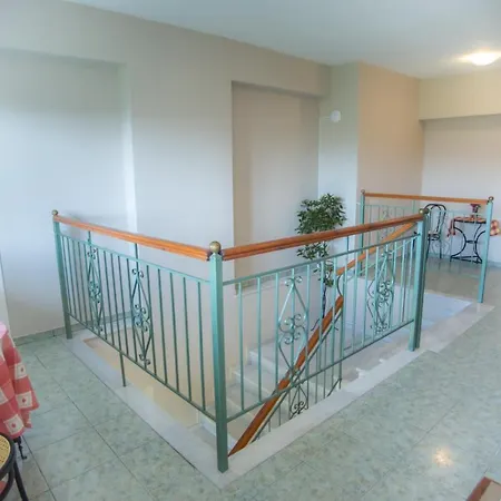 Filippion 2* Mantzavináta