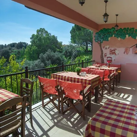 Hotel Filippion Mantzavináta