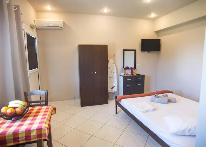 Filippion מלון Mantzavináta