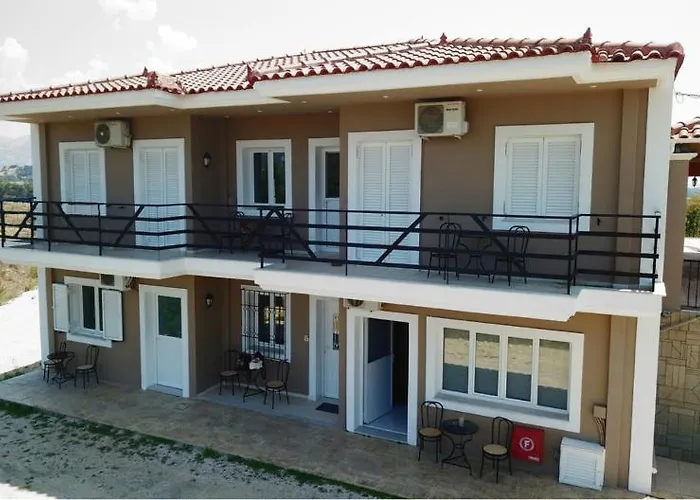 מלון Filippion Mantzavináta